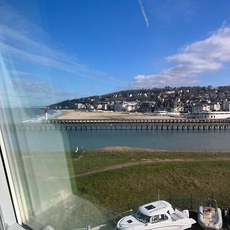 Mon Balcon Face A La Mer - Les Marinas Довиль Экстерьер фото